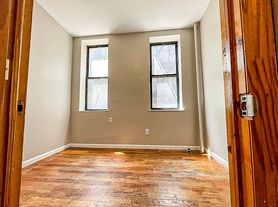 110 E 7th St, New York, NY