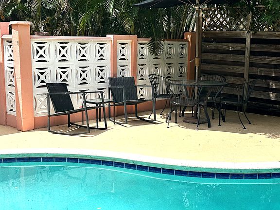 3rd image of 520 SW 6th Ave #1