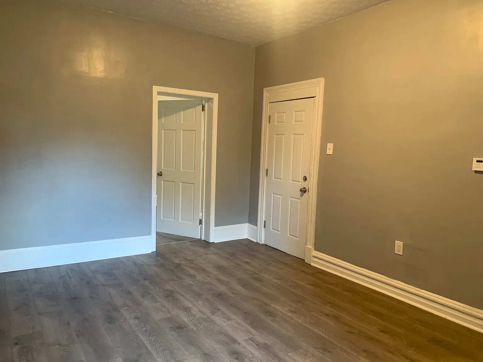 2 bed, 1000 sqft, $999 — Photo 2
