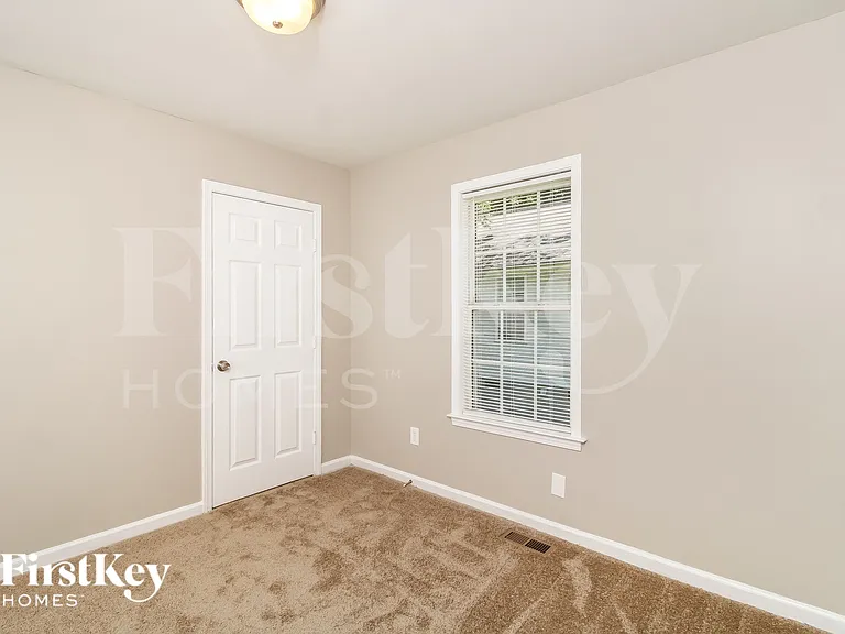 713 Garrett St — Photo 12