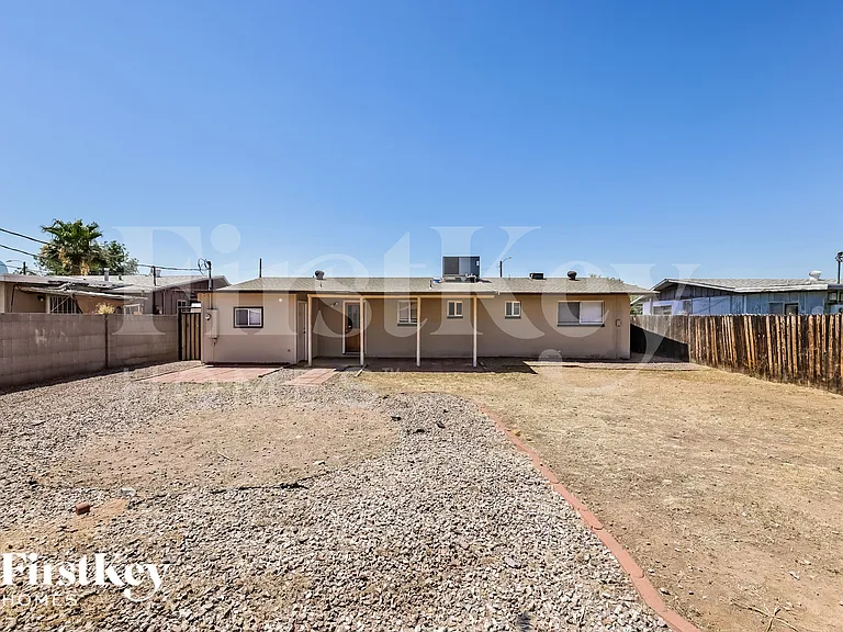 2114 W Sunnyside Dr — Photo 14