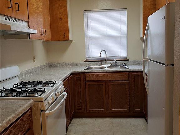 4th image of 311 E Lakeview Ave APT A