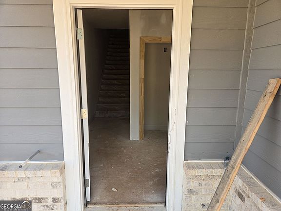 3rd image of 993 Homepark Cir