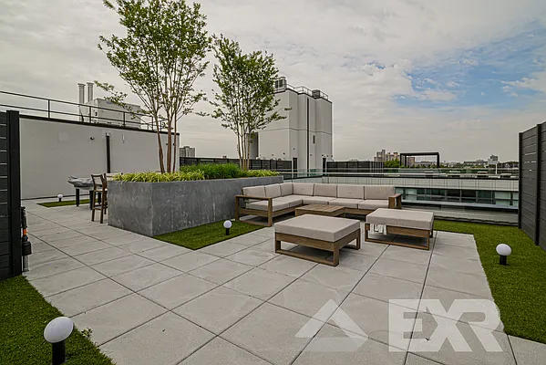 Rented by EXR | media 15