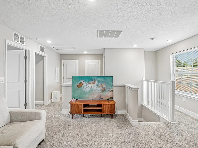5282 Neil Dr — Photo 14