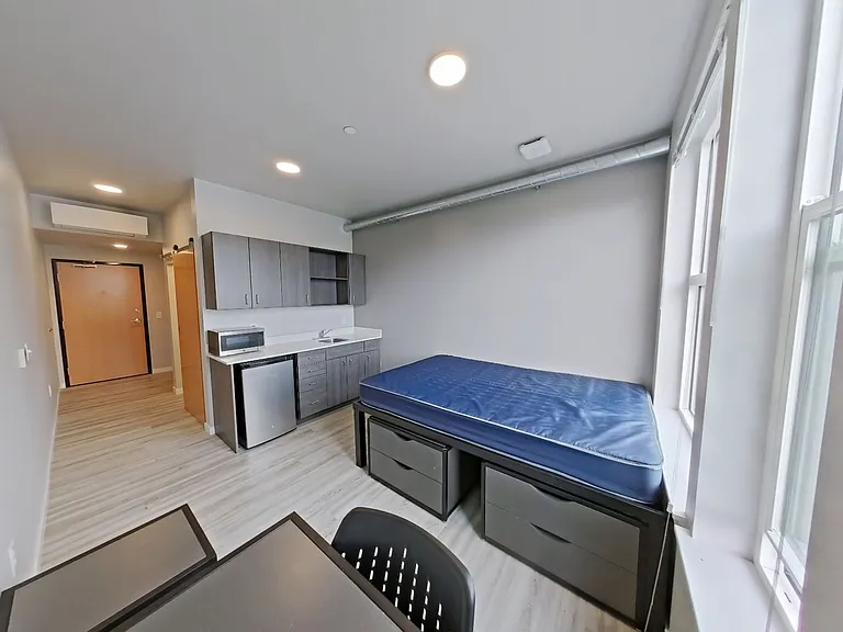 Ferry Street Flats - Modern Studios and Lofted units right by campus! — Photo 36