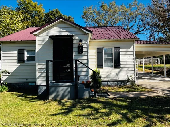 727 S Main St, Waldron, AR 72958