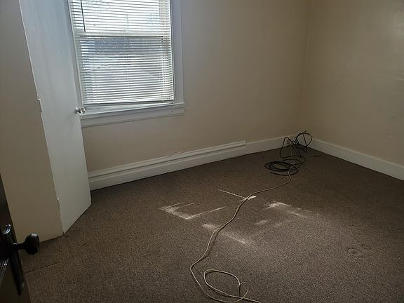 4th image of 3740 Euclid Ave #1