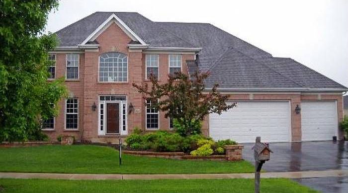 1st image of 822 Columbia Cir