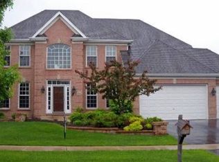 822 Columbia Cir, North Aurora, IL