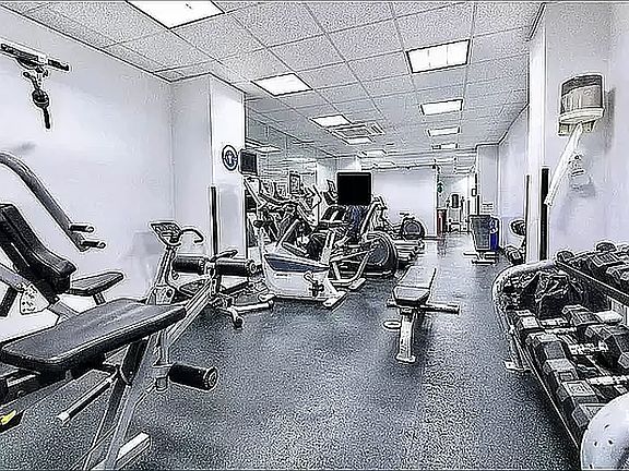 5th image of 150 E 39th St APT 607