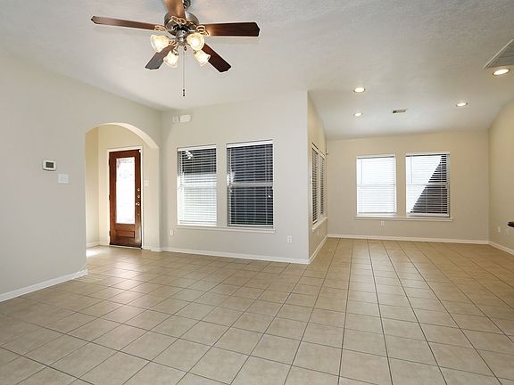 4th image of 8231 Gran Villa Dr