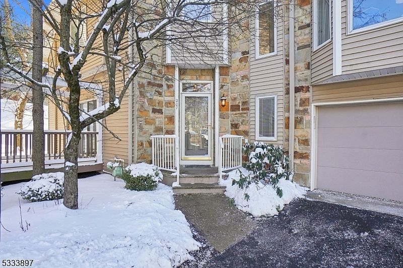 1st image of 207 Clarken Dr