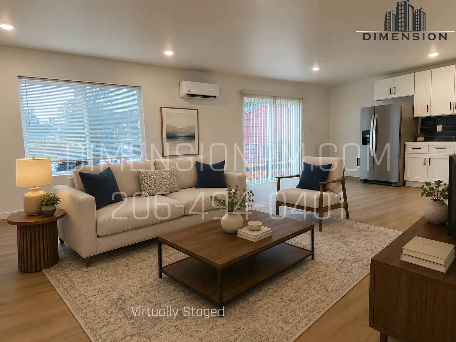 Newer 4 Bedroom Duplex — Photo 3