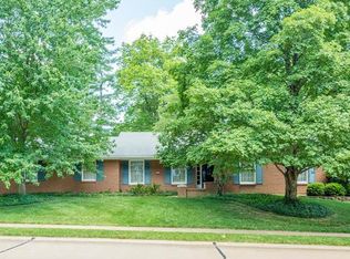 711 Garland Pl, Saint Louis, MO 63122