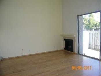 4th image of 4329 Whitsett Ave