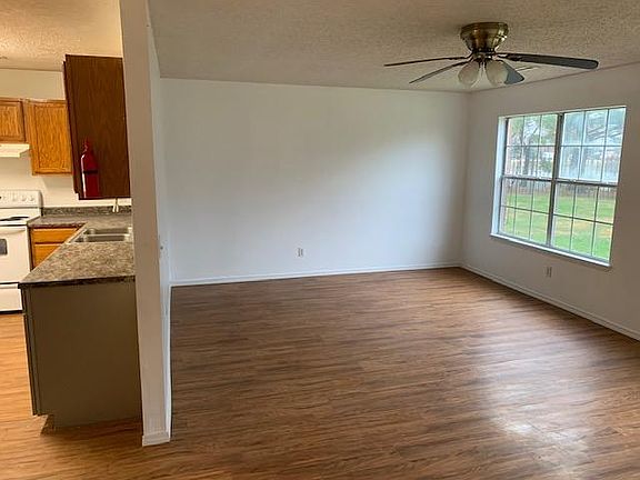 2nd image of 2920 Dawn Ct #B