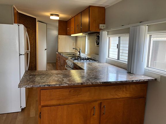 4th image of 311 Oceanside Blvd Spc 25
