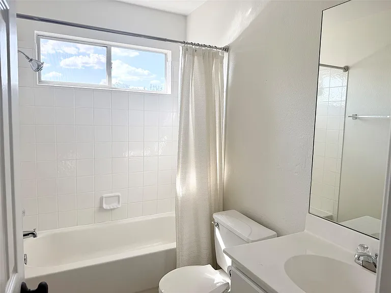 11715 Raymond C Ewry Ln — Photo 26