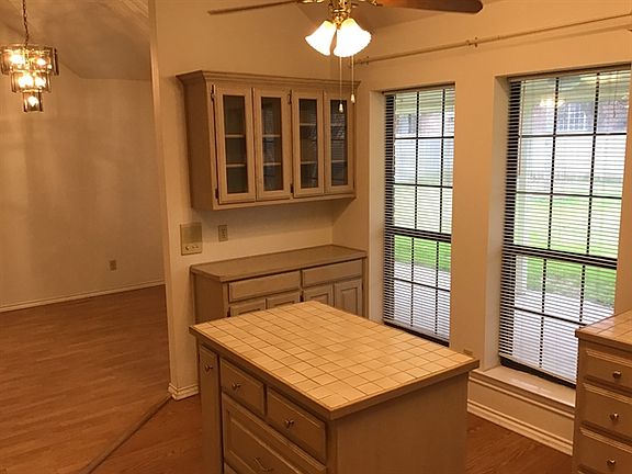 5th image of 2220 Lattimore St
