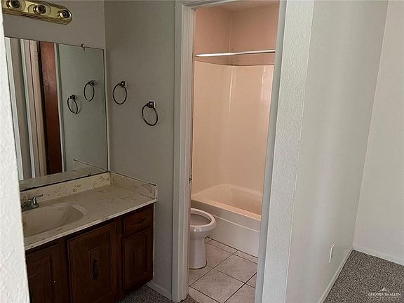 5th image of 2108 Japonica Ave