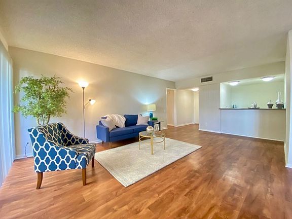 3rd image of 14400 Addison St APT 103
