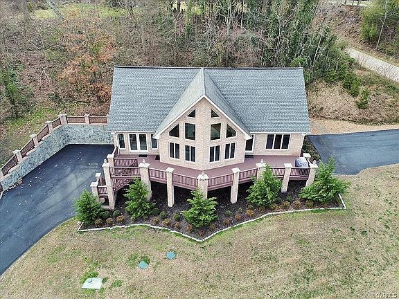 4th image of 12101 Sloan Dr
