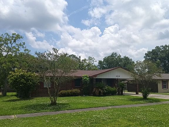3rd image of 402 Charles Ave