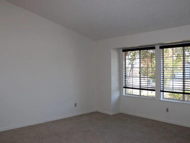 3412 Leland St — Photo 2