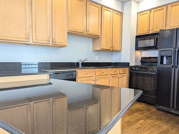5th image of 2427 N Clybourn Ave #G