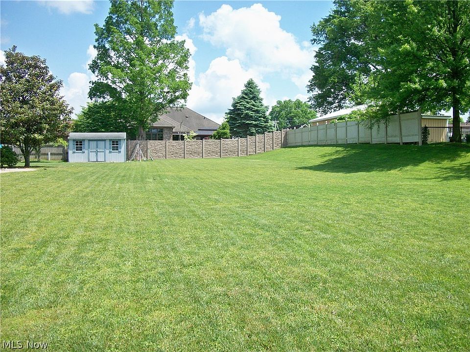 1st image of 800 Brentwood Dr