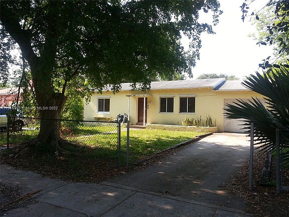 3rd image of 1140 NE 130th St