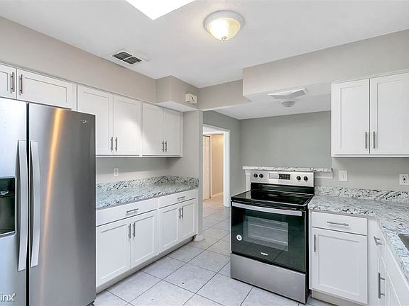 5th image of 2248R Elsinore Ave