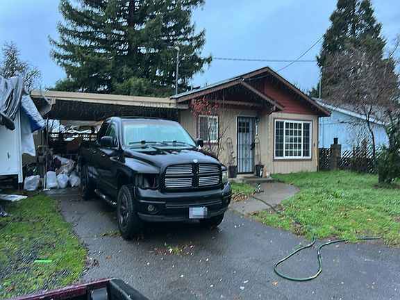 3rd image of 718 SW Westholm Ave