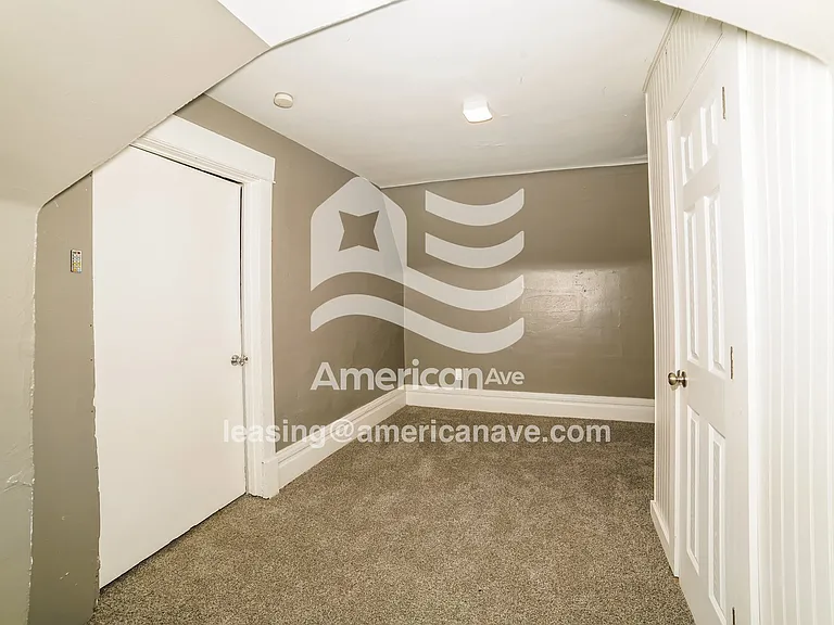 1756461_009_wm_-_main_bedroom_12928780.jpg