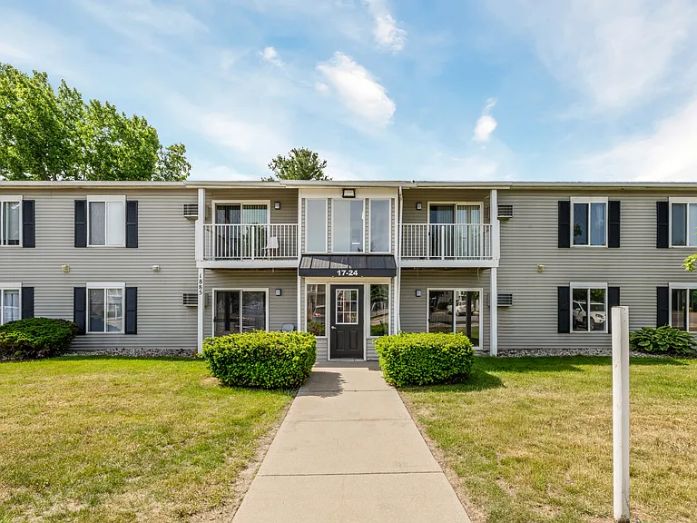 1752 Raleigh Ave #21 — Photo 1