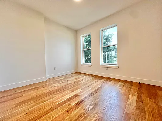 Rented by ERNY LLC | media 17