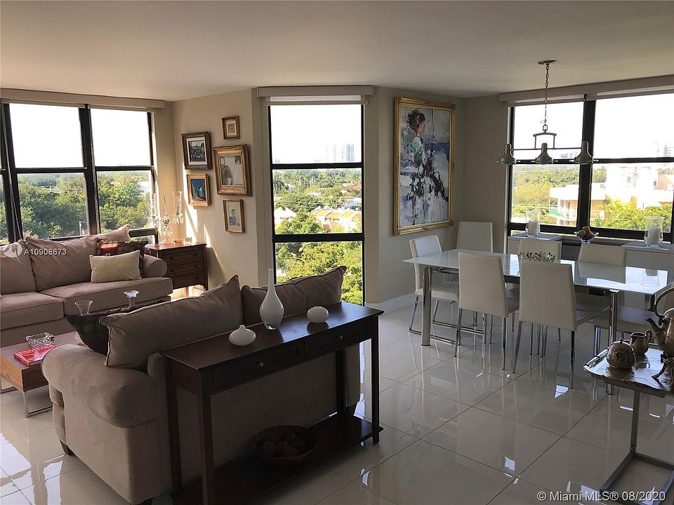 1st image of 1915 Brickell Ave APT C813