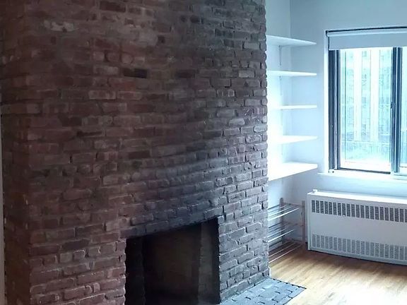 5th image of 210 E 21st St APT 6B