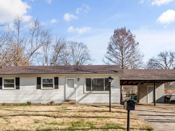 1463 Fairmeadows Ln, Saint Louis, MO 63138