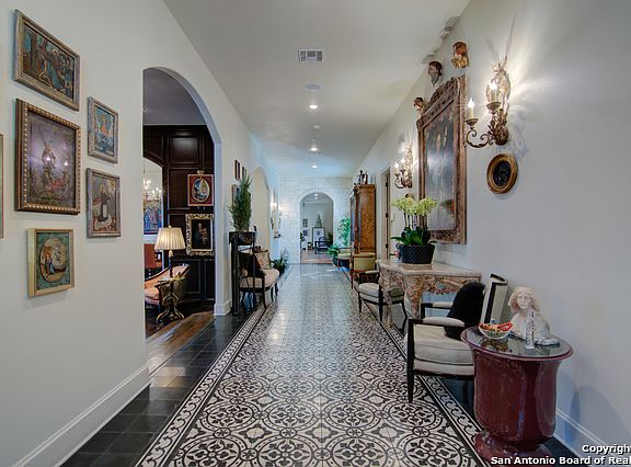 5th image of 748 Grandview Pl