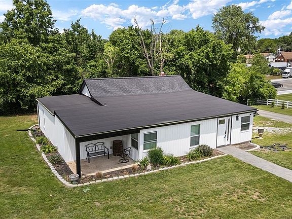 4th image of 5444 Lemay Ferry Rd