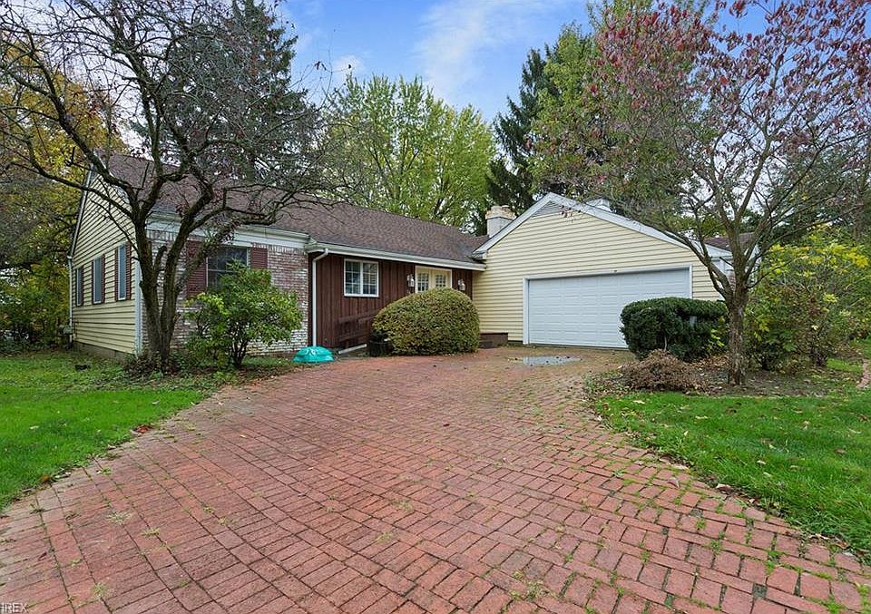 1st image of 732 Dahlia Cir