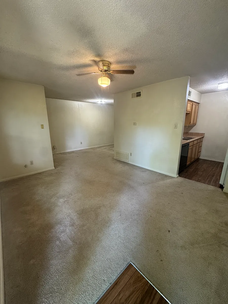 Photo 2 of 7 - 808 N Austin St #9 - Denton, TX Building Photo - 808 N Austin St #9