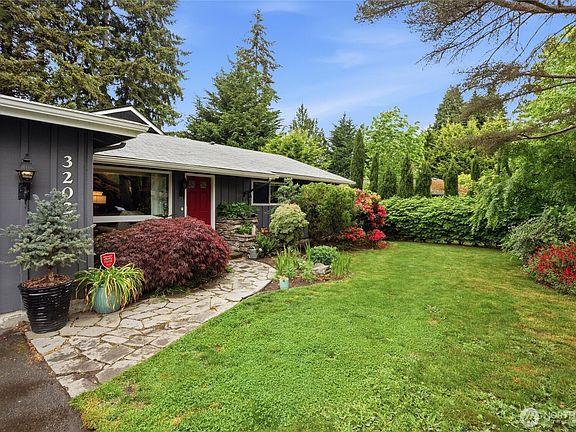 4th image of 3202 Crystal Springs Road W