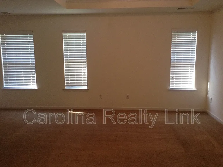 7228 Handon Ln — Photo 8