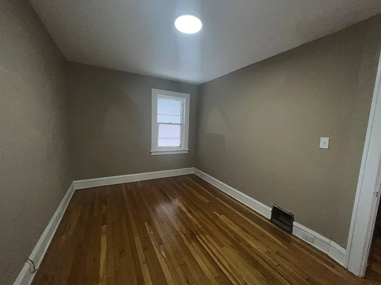 13721 Diana Ave — Photo 3