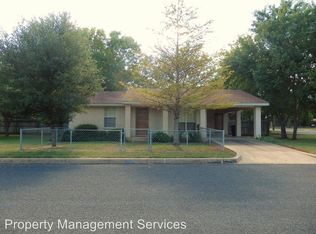 402 S Olive St, Fredericksburg, TX 78624