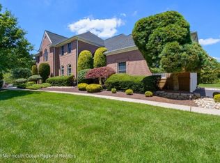 527 Apache Trl, Morganville, NJ 07751