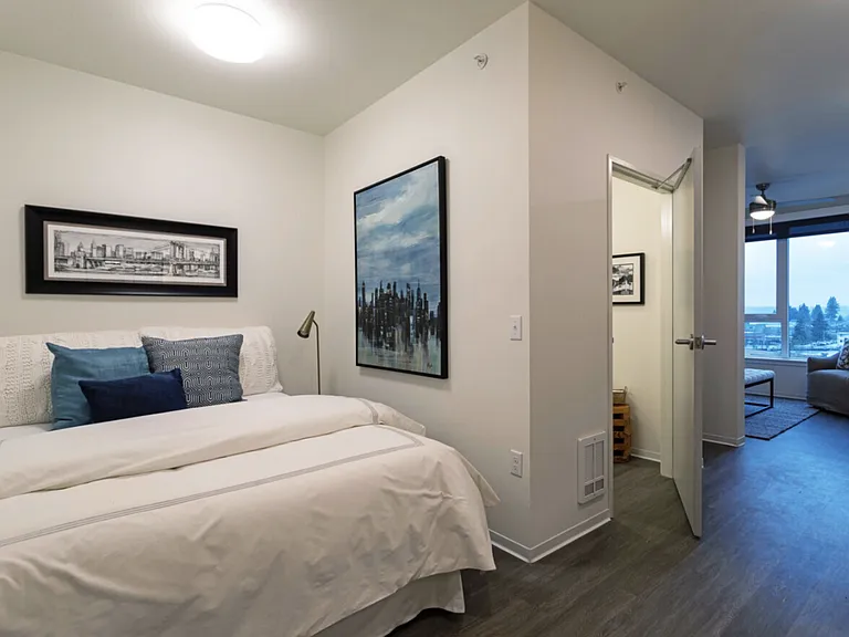 1020 N Broadway — Photo 8